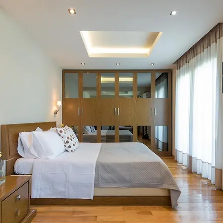 Vila Palatia Caeli Seafront Villas, By Thinkvilla *